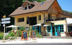 Auberge De Portout Bed And Breakfast